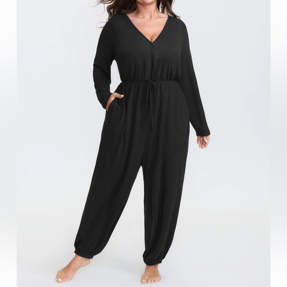 BloomChic Heathered Red Women's Jumpsuit - Picture 11 of 13